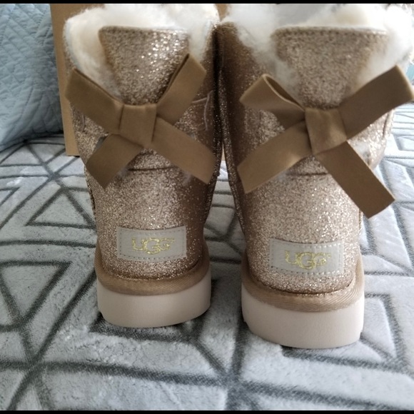 Brand new ugg boots size 5 - Picture 2 of 6